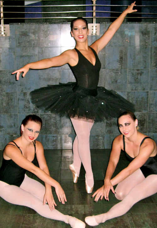 DANCERS Bec Skinner, Rebecca Pirihi and Melissa Pocock entertain movie goers at Birch Carroll and Coyle Pacific Fair cinemas in anticipation of the movie Black Swan. PHOTO: SUPPLIED DANCERS Bec Skinner, Rebecca Pirihi and Melissa Pocock entertain movie goers at Birch Carroll and Coyle Pacific Fair cinemas in anticipation of the movie Black Swan. PHOTO: SUPPLIED